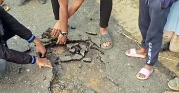 দুই কোটি টাকার সড়কে কাজ শেষ না হতেই উঠছে কার্পেটিং