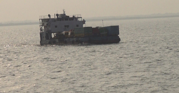 সাড়ে ৭ ঘণ্টা পর শরীয়তপুর-চাঁদপুর রুটে ফেরি চলাচল শুরু