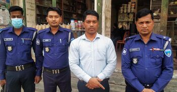 চাঁদপুরে দুই দোকান মালিকের জরিমানা