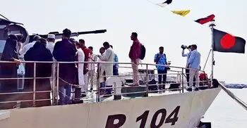 চাঁদপুরে যুদ্ধজাহাজ ‘কুতুবদিয়া’ জনসাধারণের জন্য উন্মুক্ত