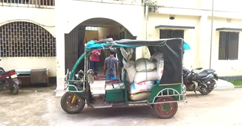 ব্রাহ্মণবাড়িয়ায় সরকারি চাল মিললো বাজারে