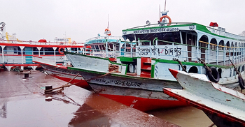 ২১ ঘণ্টা পর চাঁদপুর থেকে সবধরনের লঞ্চ চলাচল শুরু