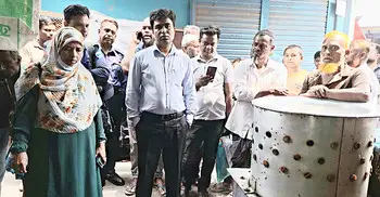 চাঁদপুরে মরা মুরগি বিক্রির অপরাধে ব্যবসায়ীকে জরিমানা