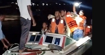 মেঘনায় নৌকাডুবি: নববধূসহ দুজন নিখোঁজ