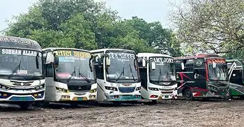 চাঁপাইনবাবগঞ্জে অর্ধেকে নেমেছে দূরপাল্লার বাস চলাচল