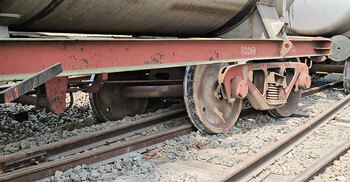 চাঁপাইনবাবগঞ্জে তেলবাহী ট্রেন লাইনচ্যুত