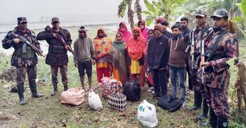 ভোলাহাট সীমান্তে অবৈধ অনুপ্রবেশ, আটক ২৭