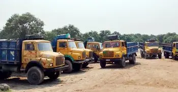 জ্বালানি সংকটে সোনামসজিদ স্থলবন্দরে স্থবিরতা, বেড়েছে ট্রাকের ভাড়া