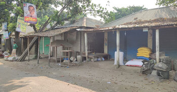 পাবনায় দুই গ্রামবাসীর দ্বন্দ্বে অচলাবস্থা, প্রশাসনকে লিখিত অভিযোগ