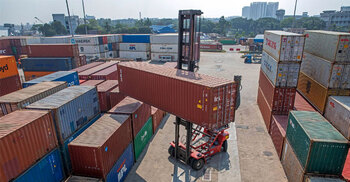 ১০ মাসে সাড়ে ২৮ লাখ কনটেইনার হ্যান্ডলিং করেছে চট্টগ্রাম বন্দর