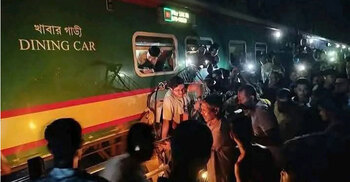 3 killed as train rams through vehicles on Kalurghat Bridge