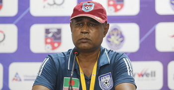 Women’s football team head coach Choton resigns