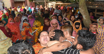 হাদির গ্রামের বাড়িতে শোকের ছায়া, হত্যাকারীদের গ্রেফতারের দাবি