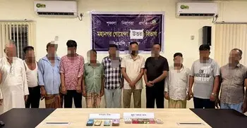 চট্টগ্রামে জুয়ার আসরে অভিযান, লাখ টাকাসহ গ্রেফতার ১১