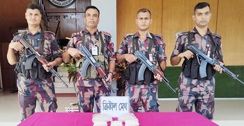 চুয়াডাঙ্গায় ৩ কেজি ক্রিস্টাল মেথ জব্দ