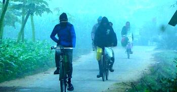 শীতে কাঁপছে চুয়াডাঙ্গা, তাপমাত্রা ৬.৯ ডিগ্রি