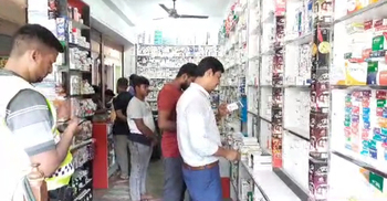 চুয়াডাঙ্গায় ভোক্তা অধিদপ্তরের অভিযানে দুই ফার্মেসিকে জরিমানা