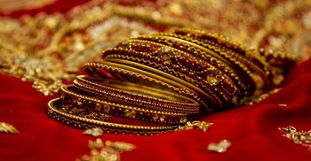 বিয়ের পর নারীরা চুড়ি না পরলে কি স্বামীর অমঙ্গল হয়?