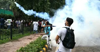 Delhi police use tear gas to stop CJP march; internet shut