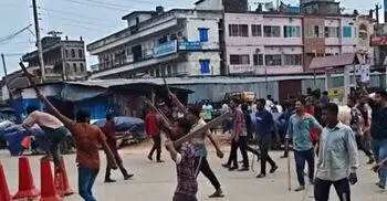 মৌলভীবাজারে অটোরিকশা-মাইক্রোবাস চালকদের মধ্যে দফায় দফায় সংঘর্ষ