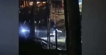 টর্চলাইট জ্বালিয়ে দুই পক্ষের সংঘর্ষে আহত ১০, বাড়িঘর ভাঙচুর