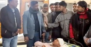 12 injured as BNP, Jamaat clash in Sirajganj