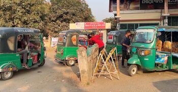 অটোরিকশা চোরচক্রে জড়িত ‘শ্রমিক নেতারা’