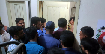 কুমিল্লা সদর হাসপাতালে তিন ঘণ্টা অবরুদ্ধ ২ চিকিৎসক