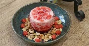 ইফতারে প্রশান্তি দেবে দুধ তরমুজের ঠান্ডা শরবত