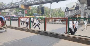 Dhaka College, City College students clash at Science Lab intersection