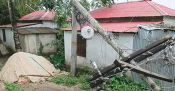 কুমিল্লায় ঝড়ে বিদ্যুৎ সংযোগ বিচ্ছিন্ন, অন্ধকারে ২৭ হাজার গ্রাহক