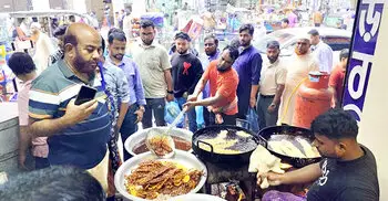 কুমিল্লায় জমজমাট ইফতার বাজার