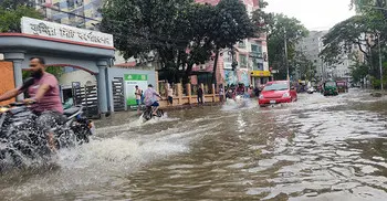 একঘণ্টার বৃষ্টিতে ডুবে গেছে কুসিকের সড়ক-অলিগলি