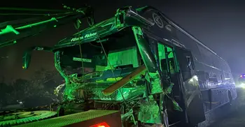 কুমিল্লায় স্লিপার বাস-পিকআপ সংঘর্ষে যুবক নিহত, আহত ১৪