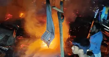 কুমিল্লায় মধ্যরাতে বাজারে আগুন, ৮ দোকান পুড়ে ছাই