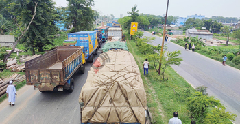 সাড়ে ৩ ঘণ্টা পর ঢাকা-চট্টগ্রাম মহাসড়কে যান চলাচল শুরু