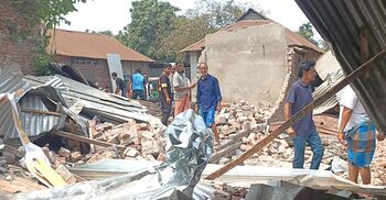 কুমিল্লায় হোটেলের দেয়াল ধসে ম্যানেজারের মৃত্যু