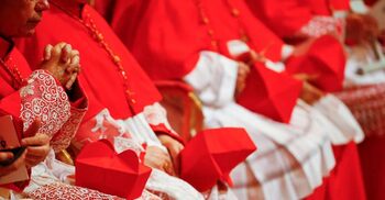 Cardinals to enter conclave May 7 to choose new pontiff