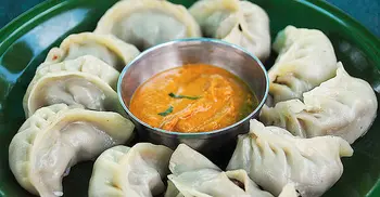 ঘরেই যেভাবে তৈরি করবেন চিকেন মমো