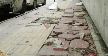 সুফল মিলছে না দৃষ্টিপ্রতিবন্ধীদের চলাচল সহায়ক হলুদ টাইলসের