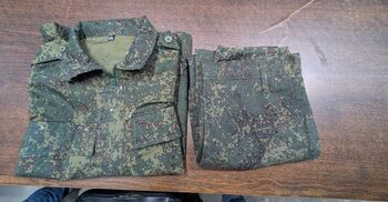 চট্টগ্রামে আওয়ামী লীগ নেতার কারখানা থেকে কেএনএফের পোশাক জব্দ