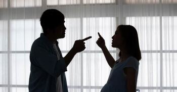 স্বামী-স্ত্রীকে এই কথাগুলো বলা উচিত নয়