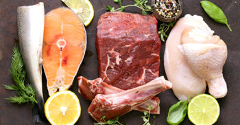 মানুষের শরীরের জন্য কোনটি বেশি দরকার, মাছ নাকি মাংস