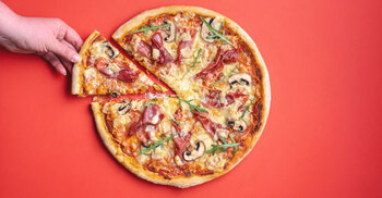 বাড়িতে ডমিনোজের মতো মজাদার পিৎজা বানানোর টিপস্