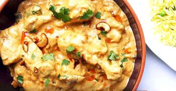 নারিকেল দুধ দিয়ে কখনো মুরগি রেঁধেছেন