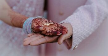 বিয়ের পর নারীর শরীরে হরমোন যেভাবে পাল্টে যায়