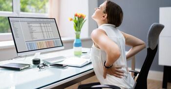 পাঁচ ভুল অভ্যাসে বাড়ছে আপনার পিঠের ব্যথা