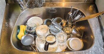 নোংরা বাসন সিঙ্কে ভিজিয়ে রাখলে কতক্ষণ পর তা অস্বাস্থ্যকর হয়ে যায়
