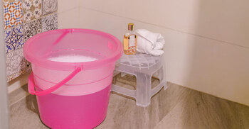 প্লাস্টিকের বালতি ও মগ পরিষ্কার করার সহজ ঘরোয়া উপায়