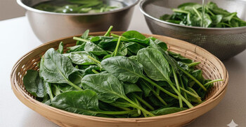 পালংশাক পরিষ্কার করবেন যেভাবে